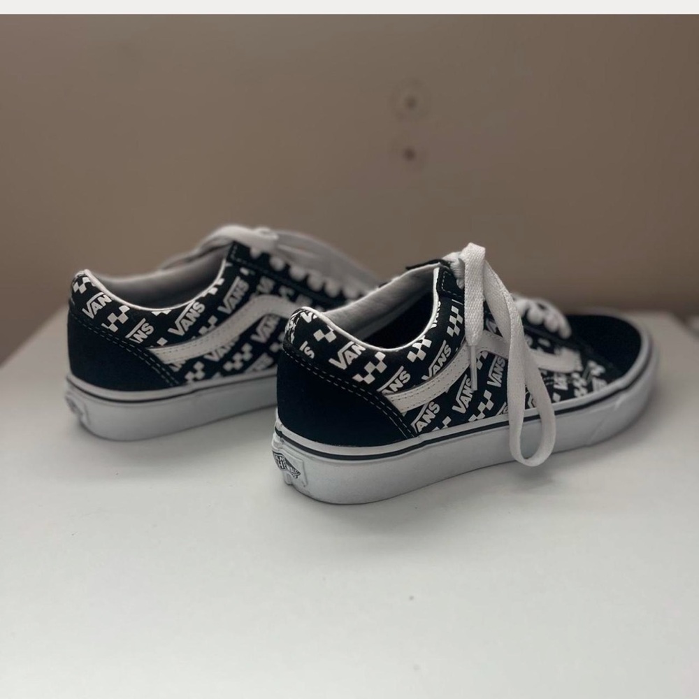 Old school logo vans